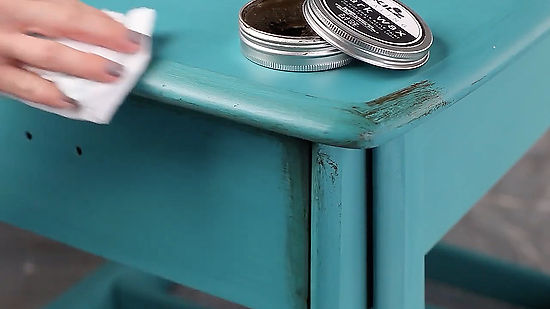 How to Create a "Distressed" Look with Kilz Chalk Style Paint